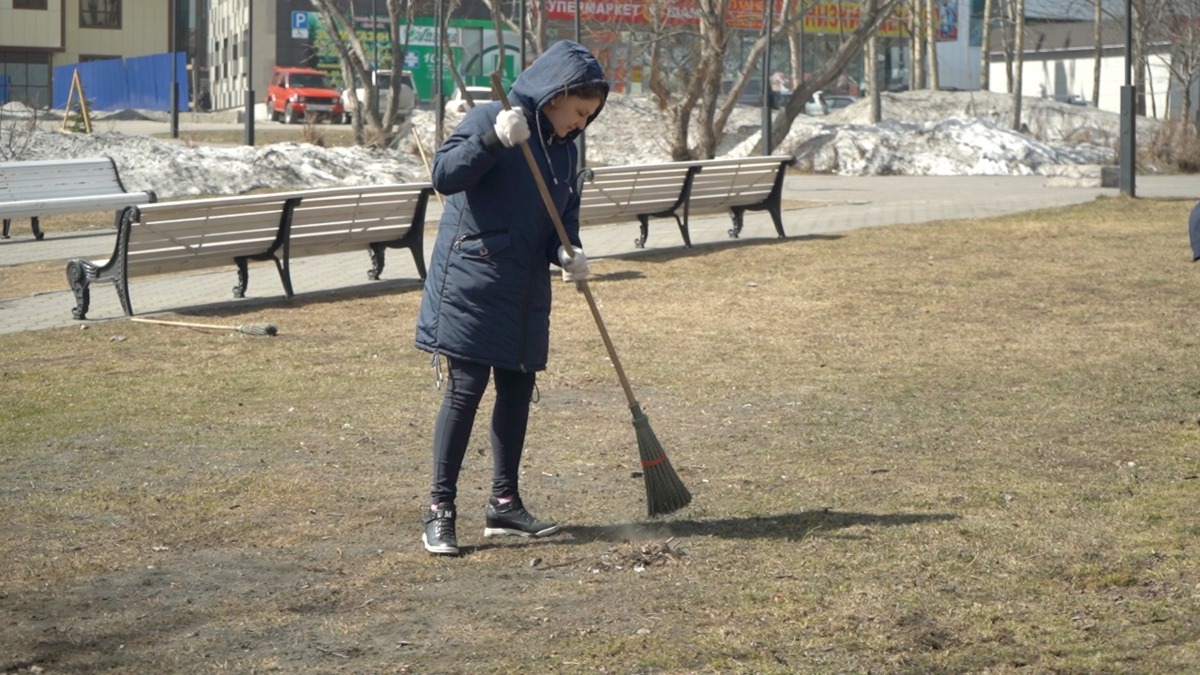 Жителей краевой столицы приглашают принять участие в городском субботнике