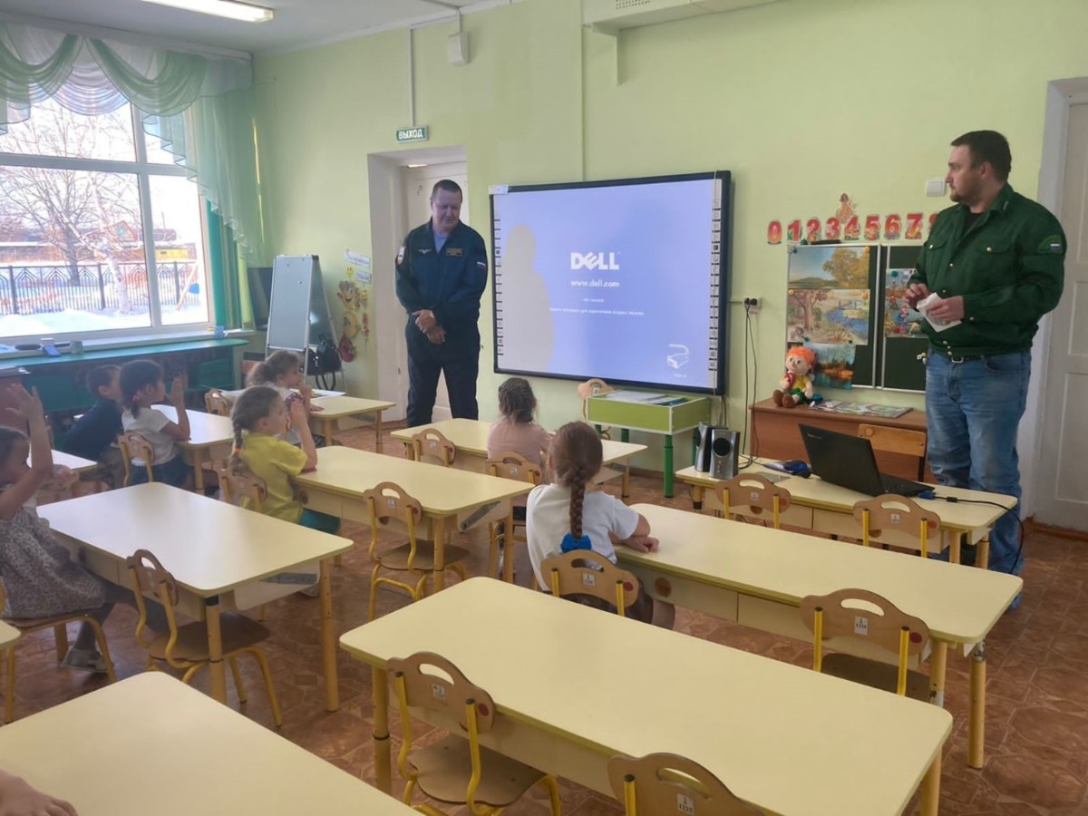 Детям в одном из сел Камчатки рассказали о правилах поведения в лесах