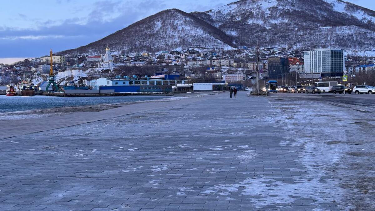 Владимир Солодов рекомендовал принять кадровые решения в отношении должностных лиц, ответственных за благоустройство набережной в центре Петропавловска 