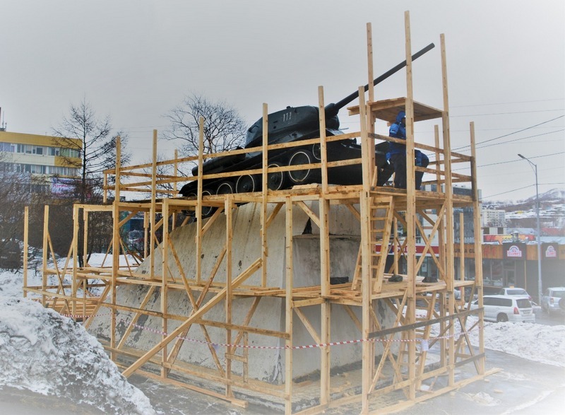 Реставрация постамента и памятника «Танк Т-34» в Петропавловске-Камчатском продлится до конца апреля