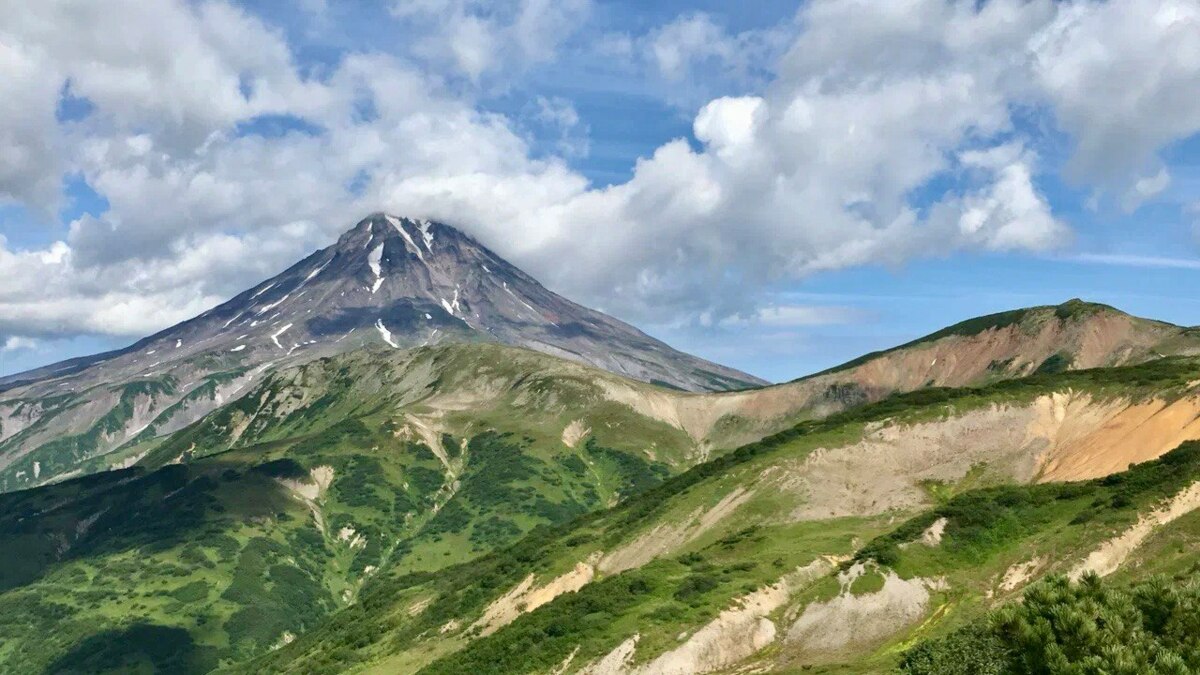 Летние туристические маршруты открыты в сети природных парков «Вулканы Камчатки»